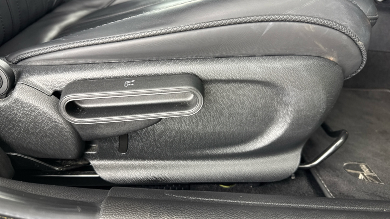 MINI Hatchback 1.5 Cooper Exclusive 5dr Auto Petrol Hatchback